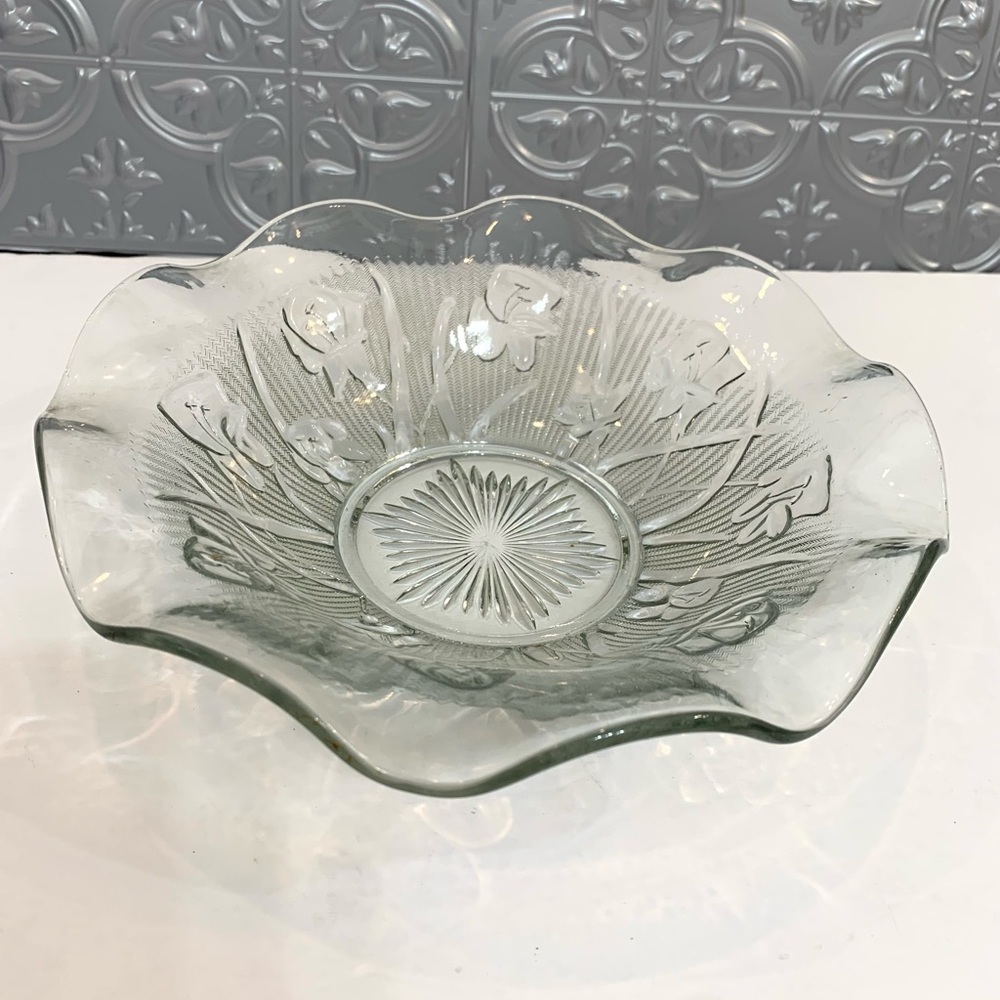 Vintage Cut Glass Floral Pattern Scalloped Edge Bowl 9” X 9” X 3”